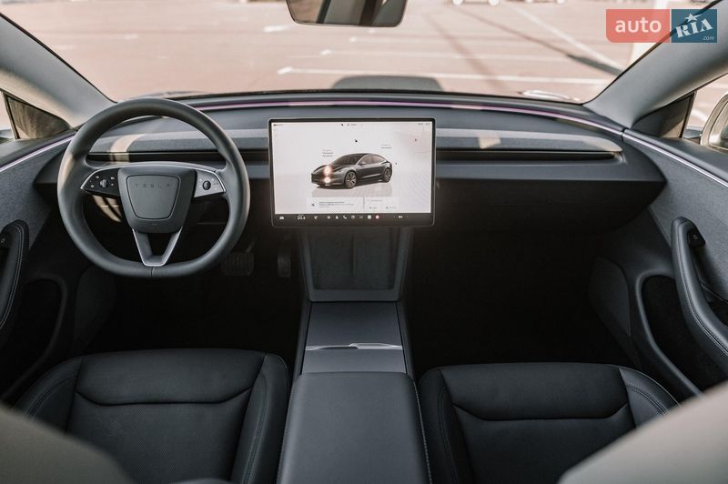 Седан Tesla Model 3 2025 в Ровно
