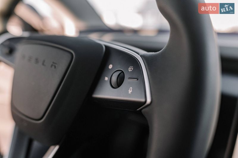 Седан Tesla Model 3 2025 в Ровно