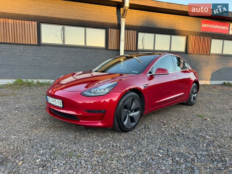 Седан Tesla Model 3 2018 в Луцьку