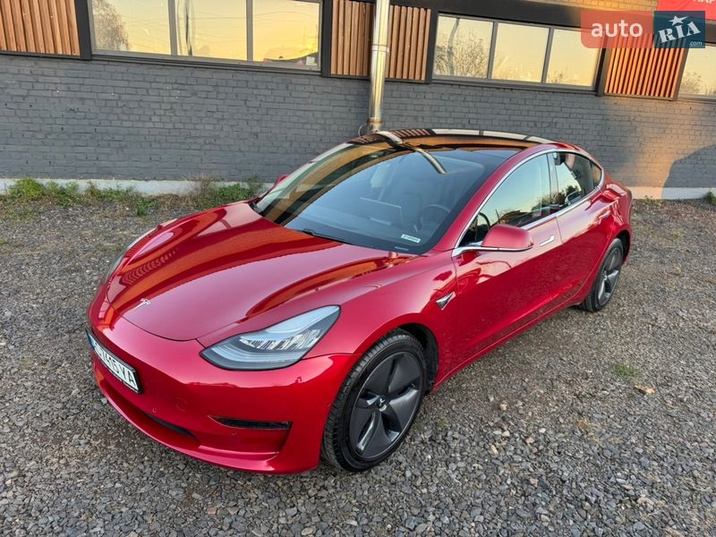 Седан Tesla Model 3 2018 в Луцьку
