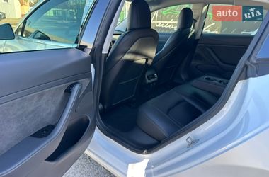 Седан Tesla Model 3 2019 в Киеве