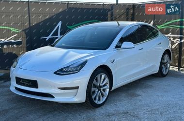 Седан Tesla Model 3 2019 в Киеве