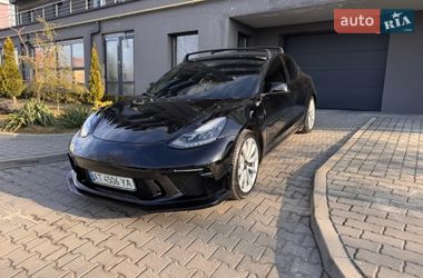 Седан Tesla Model 3 2020 в Ивано-Франковске