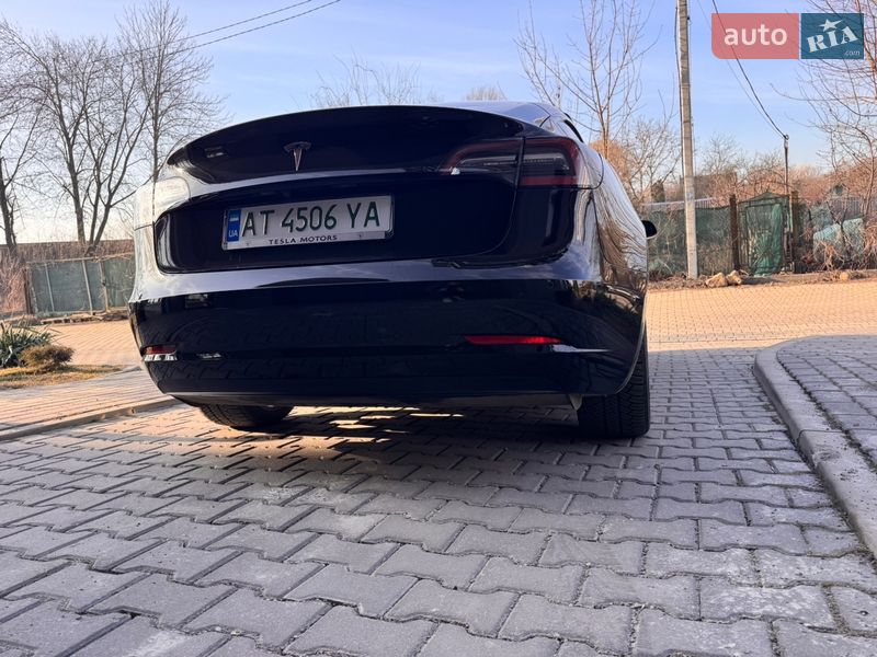 Седан Tesla Model 3 2020 в Івано-Франківську