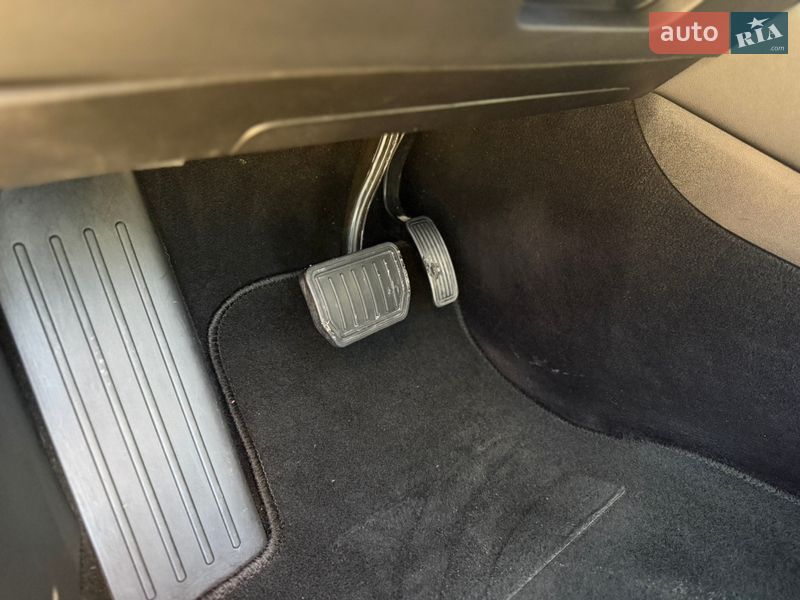 Седан Tesla Model 3 2018 в Житомире