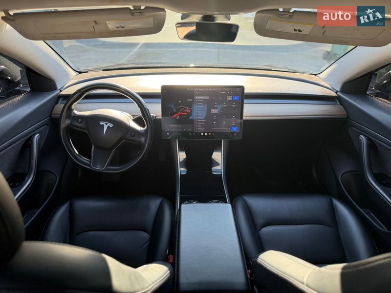 Седан Tesla Model 3 2018 в Житомире