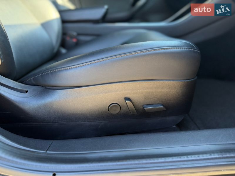 Седан Tesla Model 3 2018 в Житомире