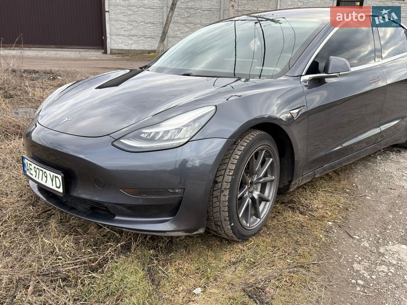 Седан Tesla Model 3 2018 в Кам'янському