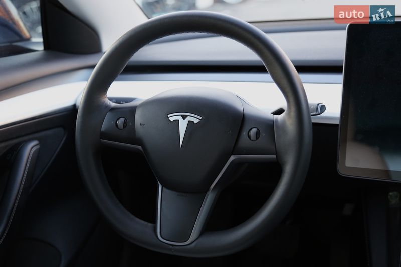 Седан Tesla Model 3 2021 в Києві