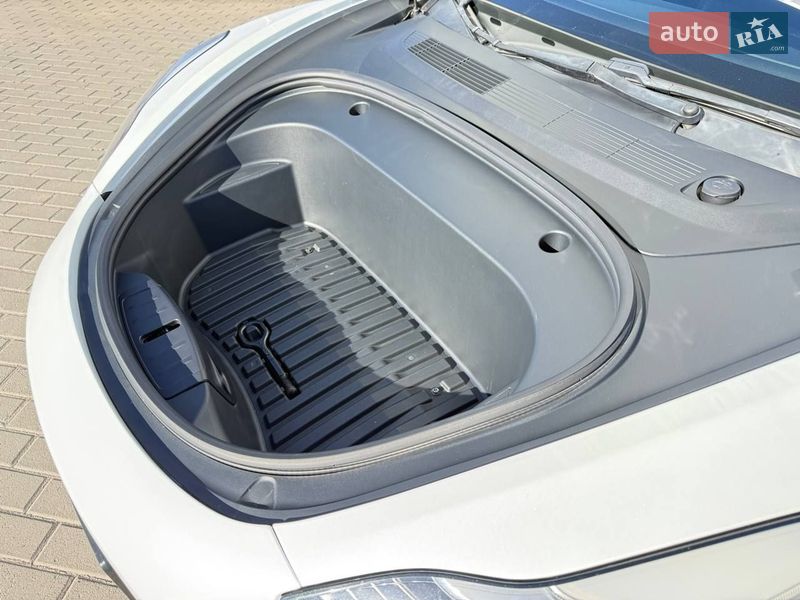 Седан Tesla Model 3 2020 в Ковеле