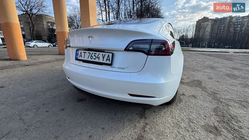 Седан Tesla Model 3 2018 в Ивано-Франковске