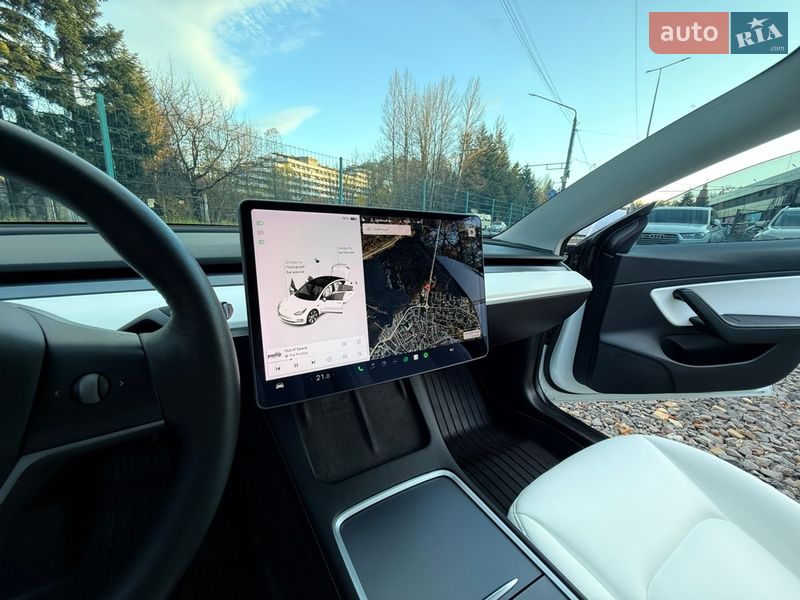 Седан Tesla Model 3 2021 в Трускавце