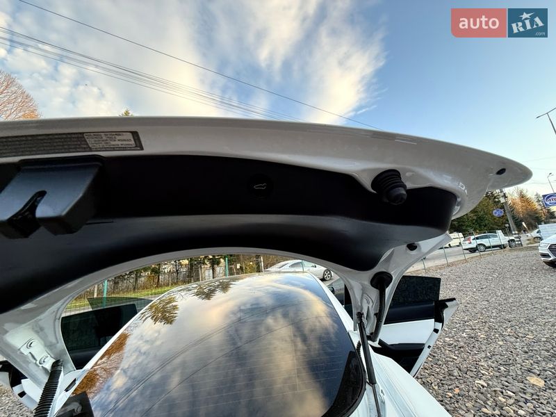 Седан Tesla Model 3 2021 в Трускавце