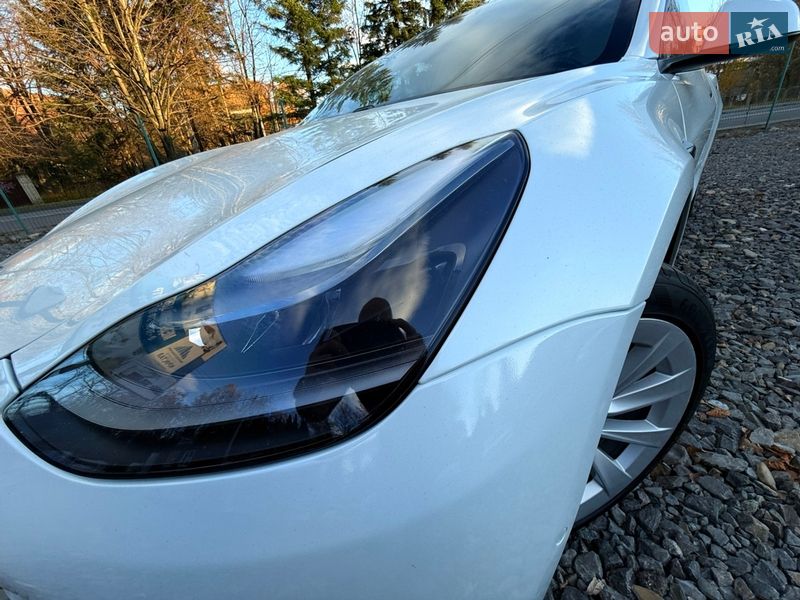 Седан Tesla Model 3 2021 в Трускавце