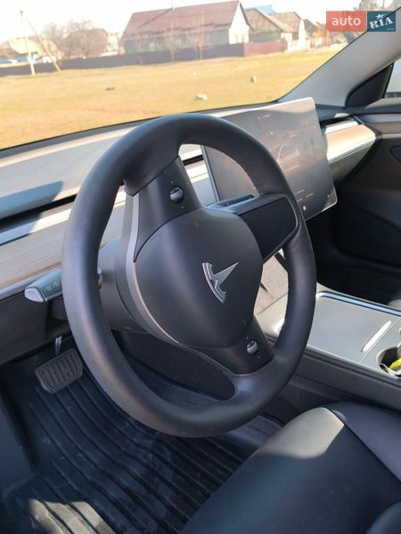Седан Tesla Model 3 2023 в Болграде