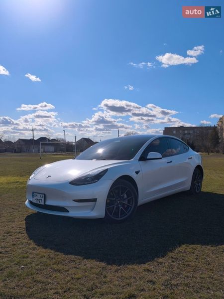 Седан Tesla Model 3 2023 в Болграде