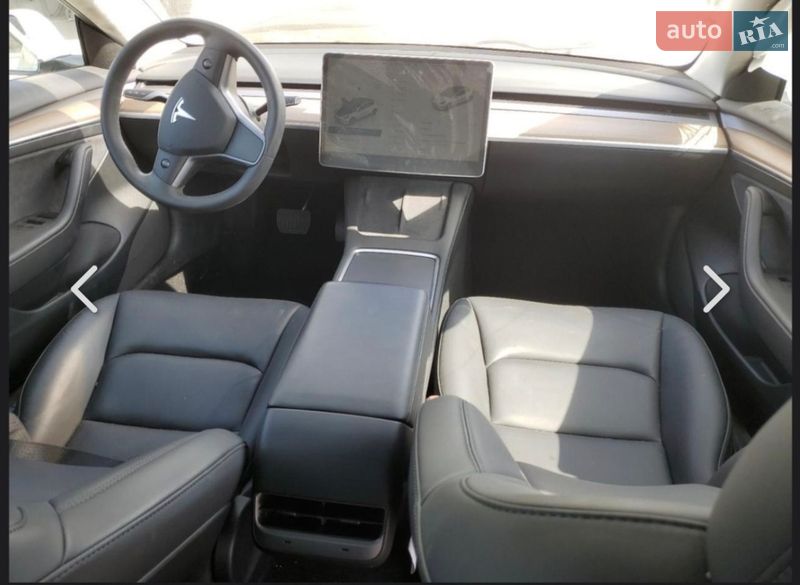 Седан Tesla Model 3 2023 в Болграде