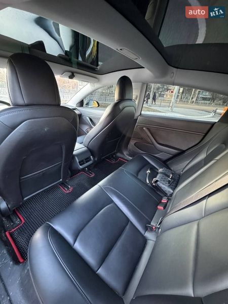 Седан Tesla Model 3 2018 в Харкові