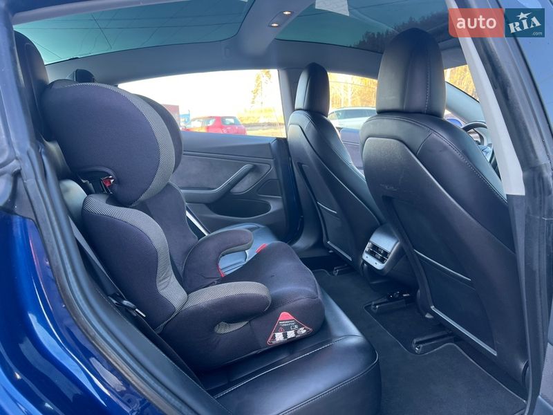 Седан Tesla Model 3 2018 в Ірпені