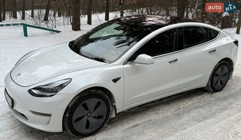 Седан Tesla Model 3 2018 в Киеве