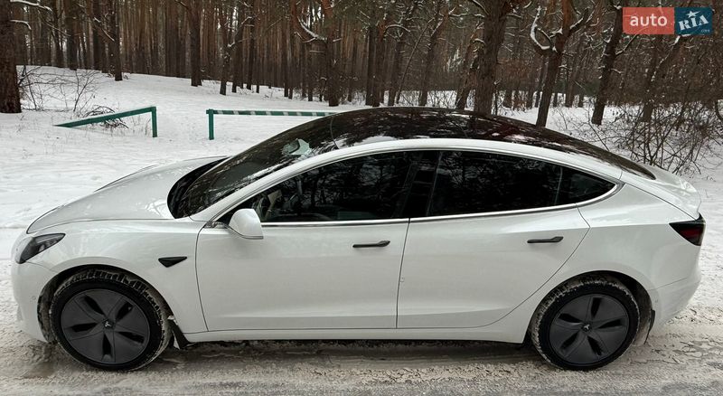Седан Tesla Model 3 2018 в Киеве