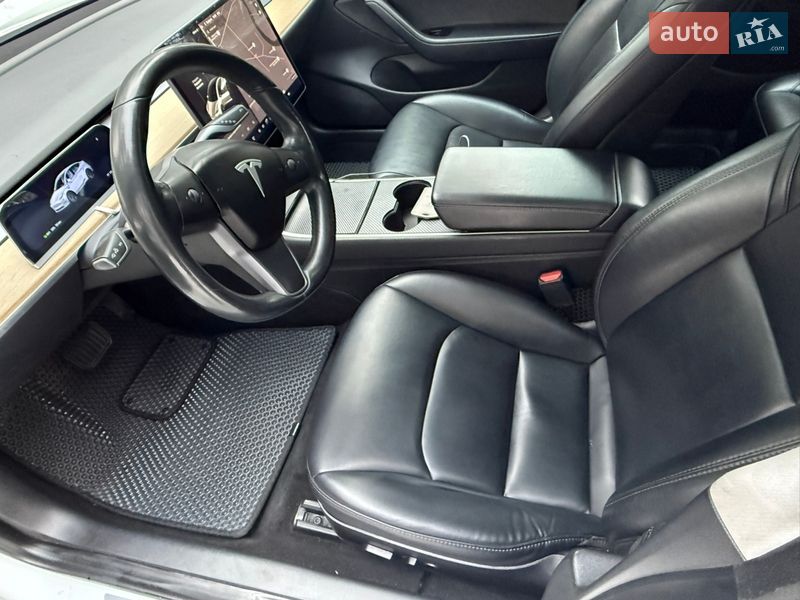 Седан Tesla Model 3 2018 в Киеве