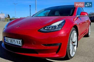 Седан Tesla Model 3 2018 в Дніпрі