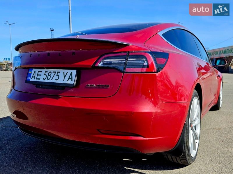 Седан Tesla Model 3 2018 в Дніпрі