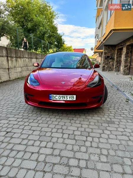 Седан Tesla Model 3 2021 в Львові