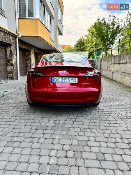 Седан Tesla Model 3 2021 в Львові