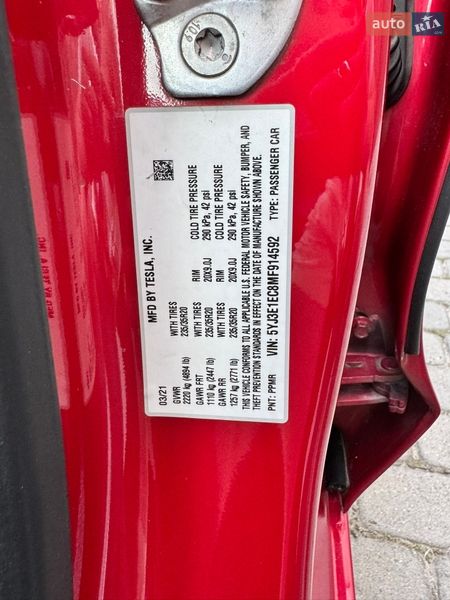 Седан Tesla Model 3 2021 в Львові