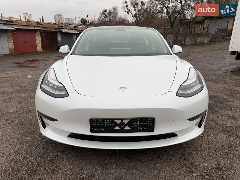 Седан Tesla Model 3 2018 в Киеве