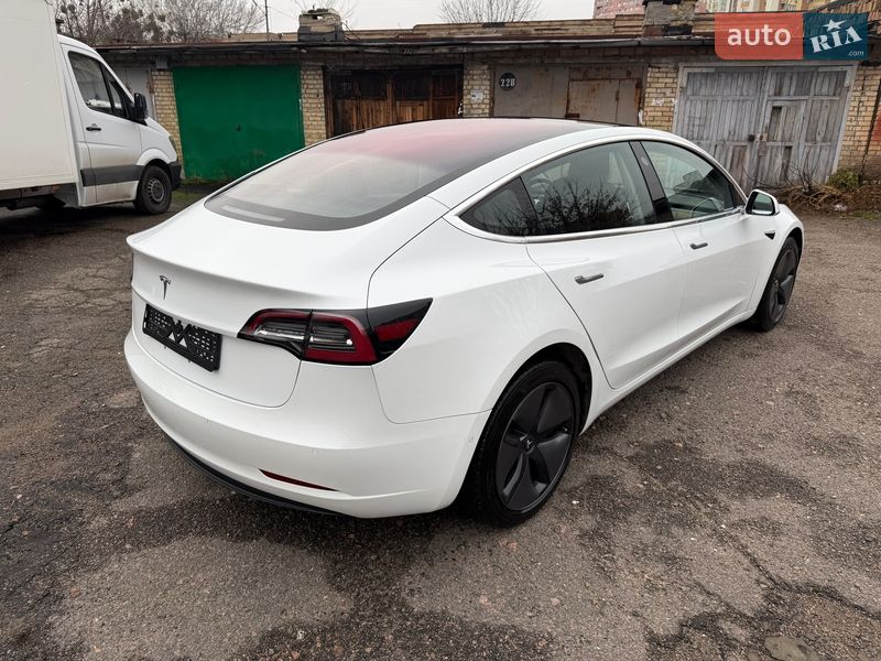Седан Tesla Model 3 2018 в Киеве