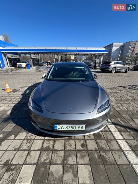 Седан Tesla Model 3 2024 в Черкассах