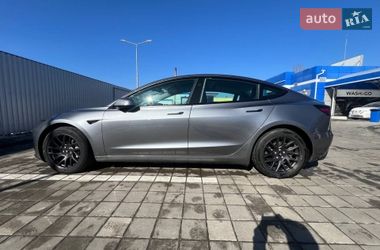 Седан Tesla Model 3 2024 в Черкассах