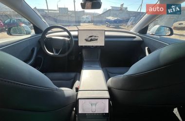Седан Tesla Model 3 2024 в Черкассах