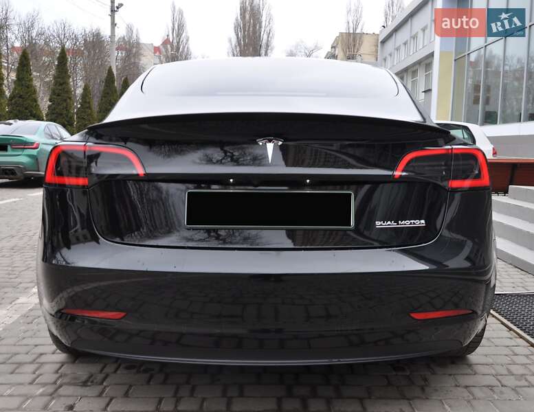 Седан Tesla Model 3 2021 в Одессе