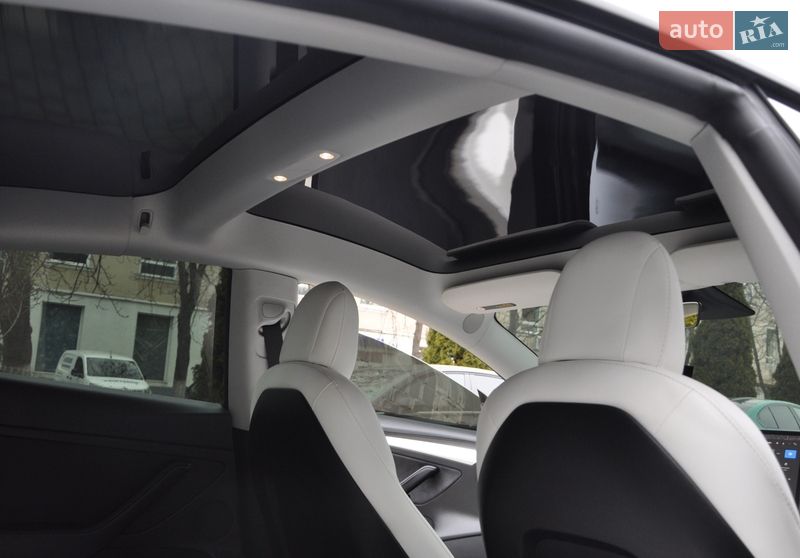 Седан Tesla Model 3 2021 в Одессе