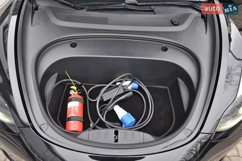 Седан Tesla Model 3 2021 в Одессе