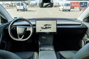 Седан Tesla Model 3 2024 в Ирпене