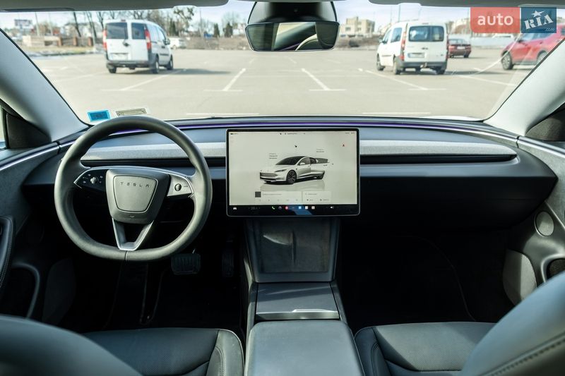 Седан Tesla Model 3 2024 в Ирпене