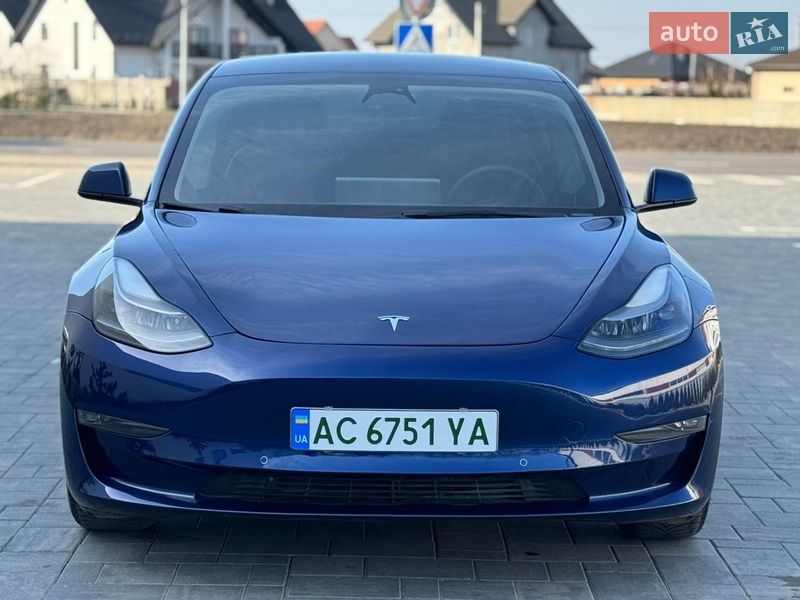 Седан Tesla Model 3 2022 в Луцке