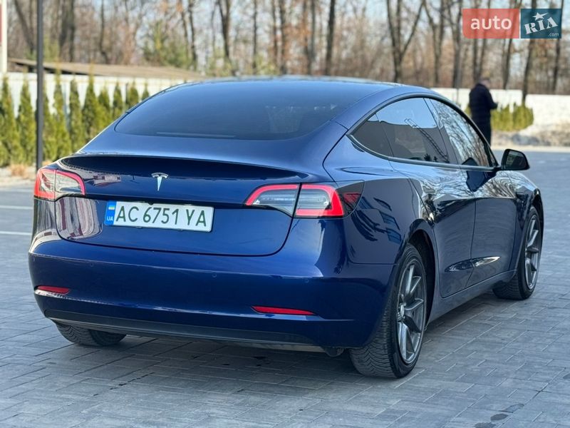Седан Tesla Model 3 2022 в Луцке