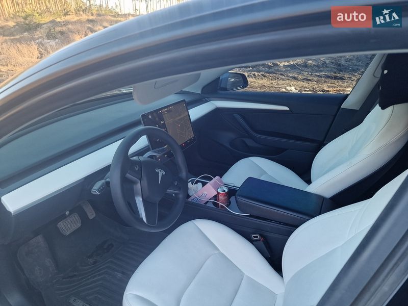 Седан Tesla Model 3 2021 в Черкассах