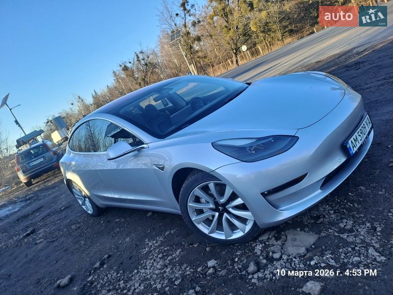 Седан Tesla Model 3 2018 в Житомире