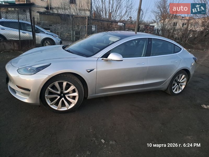Седан Tesla Model 3 2018 в Житомире