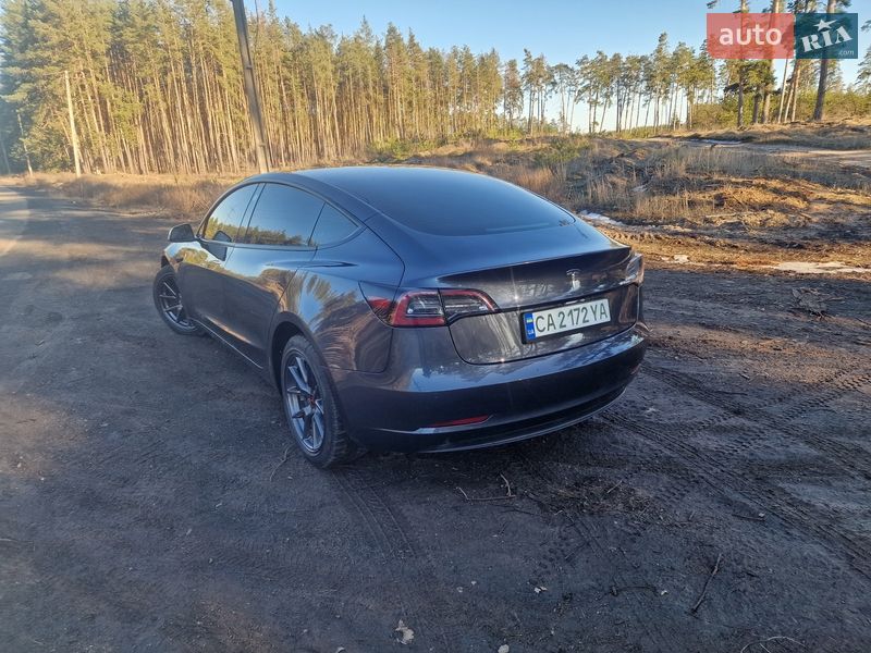 Седан Tesla Model 3 2021 в Черкассах