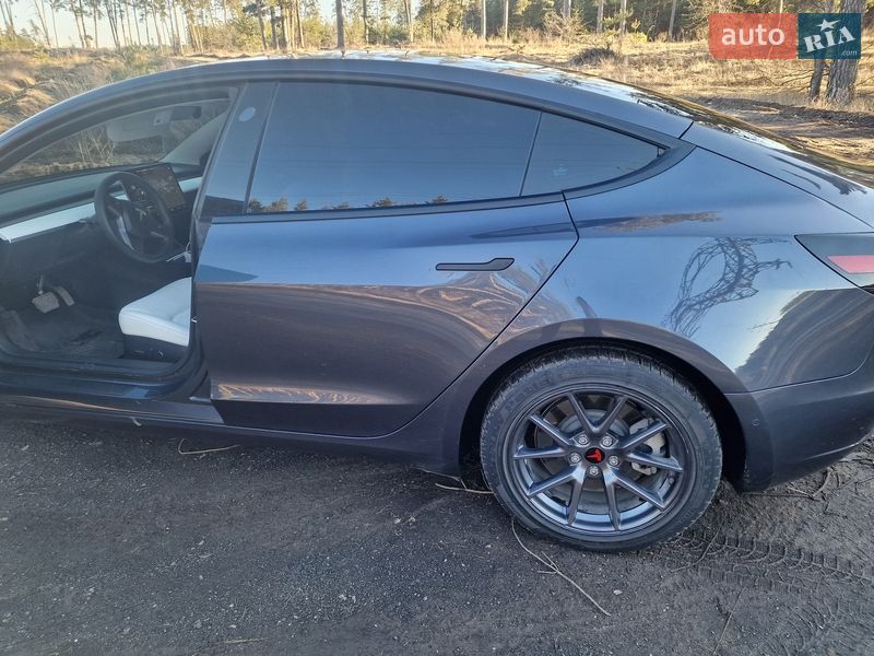 Седан Tesla Model 3 2021 в Черкассах