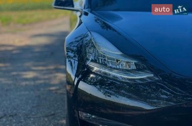 Седан Tesla Model 3 2019 в Днепре