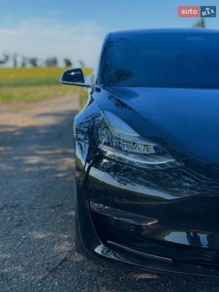 Седан Tesla Model 3 2019 в Дніпрі